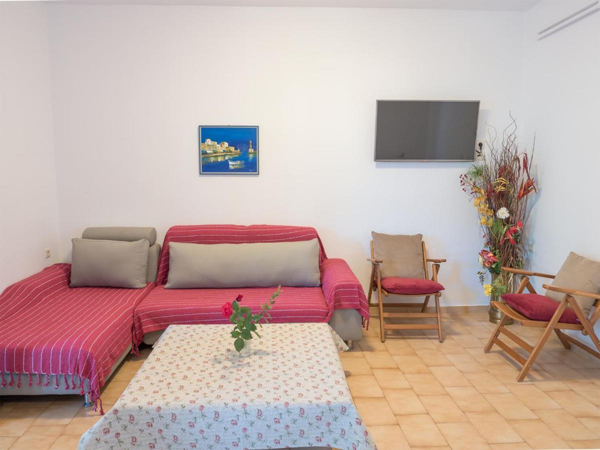 Romantic Corner Maisonette Houses 斯塔罗斯 外观 照片