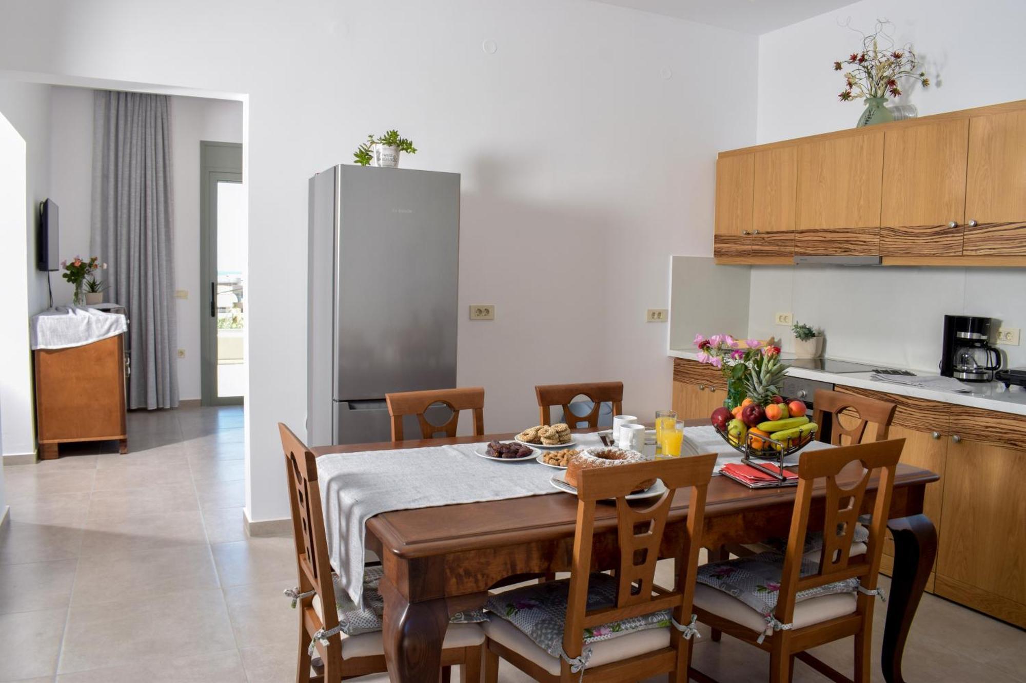 Romantic Corner Maisonette Houses 斯塔罗斯 外观 照片