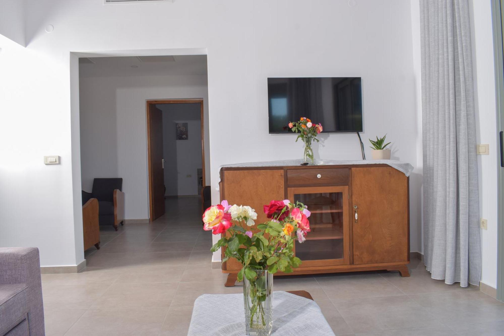 Romantic Corner Maisonette Houses 斯塔罗斯 外观 照片