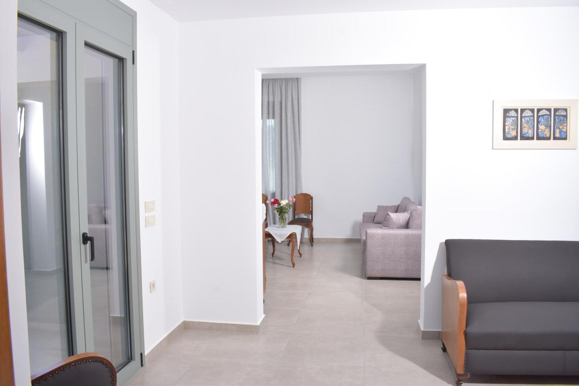 Romantic Corner Maisonette Houses 斯塔罗斯 外观 照片