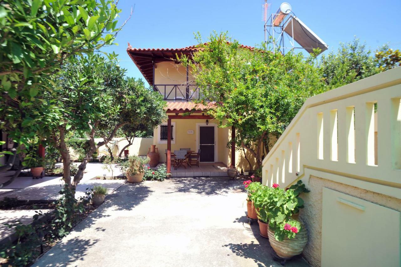Romantic Corner Maisonette Houses 斯塔罗斯 外观 照片
