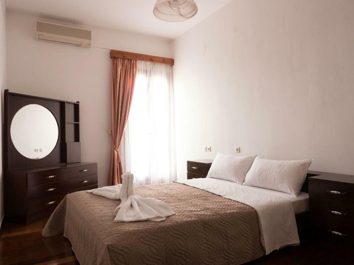 Romantic Corner Maisonette Houses 斯塔罗斯 外观 照片