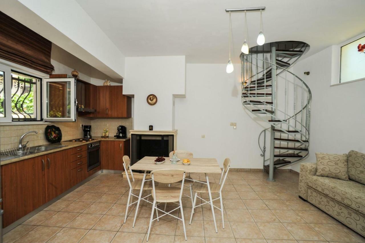 Romantic Corner Maisonette Houses 斯塔罗斯 外观 照片
