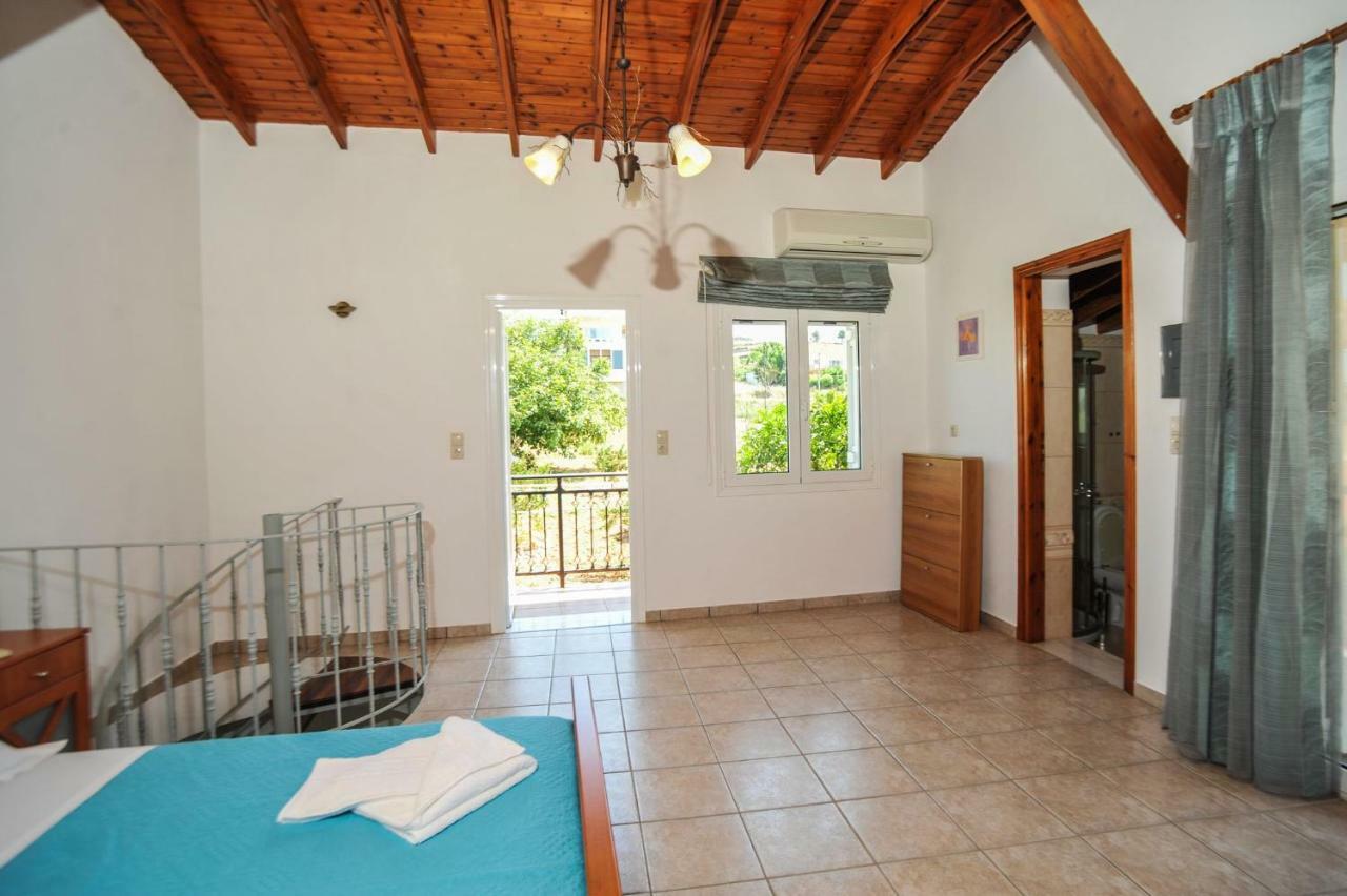 Romantic Corner Maisonette Houses 斯塔罗斯 外观 照片